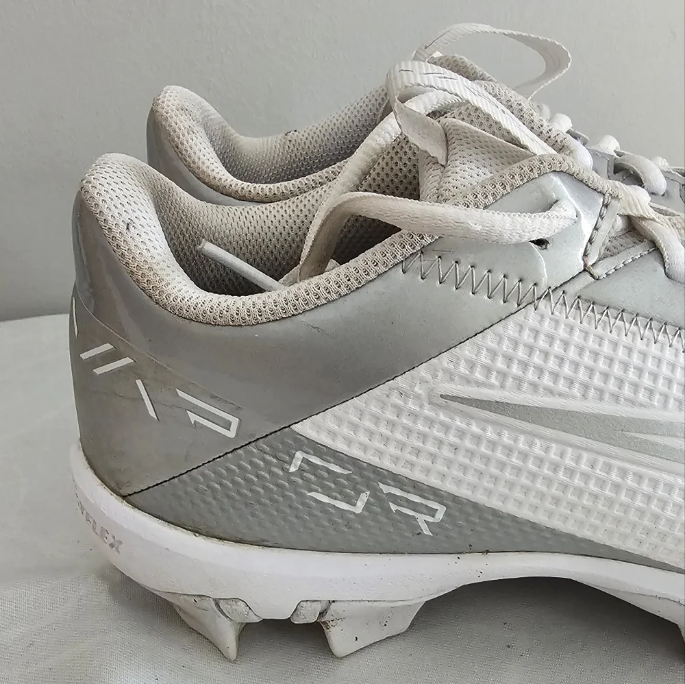 NIKE Phantom White & Gray Youth Sports Cleats, Shoes